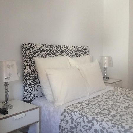 Hostal Montilla Sotogrande 토레과디아로 외부 사진