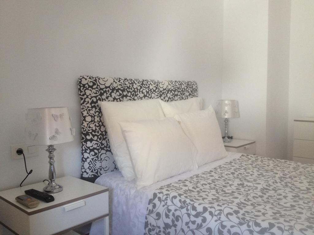 Hostal Montilla Sotogrande 토레과디아로 외부 사진