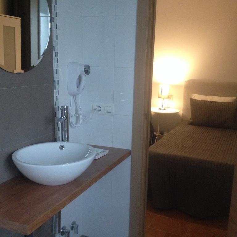 Hostal Montilla Sotogrande 토레과디아로 외부 사진
