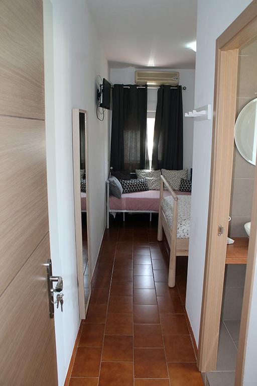 Hostal Montilla Sotogrande 토레과디아로 외부 사진