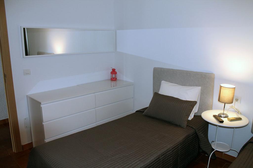 Hostal Montilla Sotogrande 토레과디아로 외부 사진