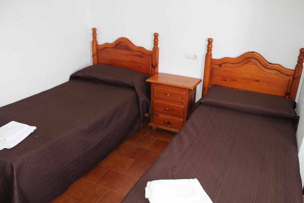 Hostal Montilla Sotogrande 토레과디아로 외부 사진