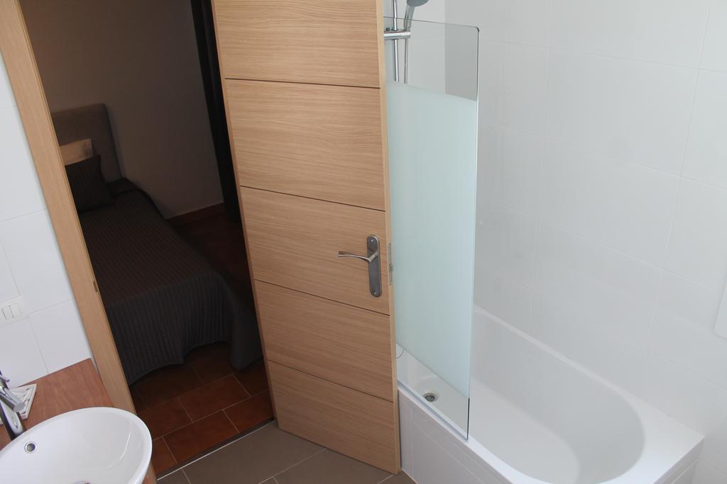 Hostal Montilla Sotogrande 토레과디아로 외부 사진